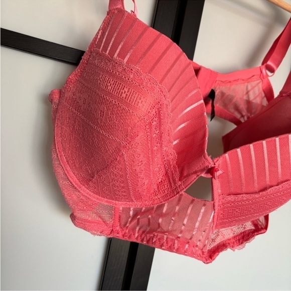 Secret Lace pink bra un padded. Size 44C - Picture 3 of 10